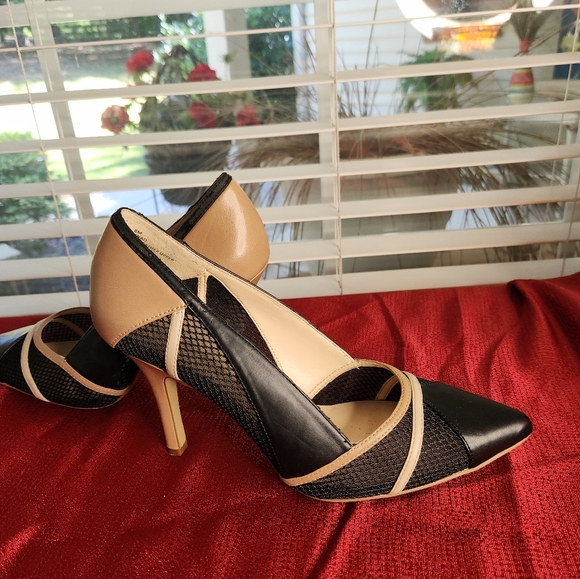 Nine West Black and Tan Heels  Size 8 - Picture 3 of 9